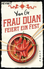 Frau Duan feiert ein Fest